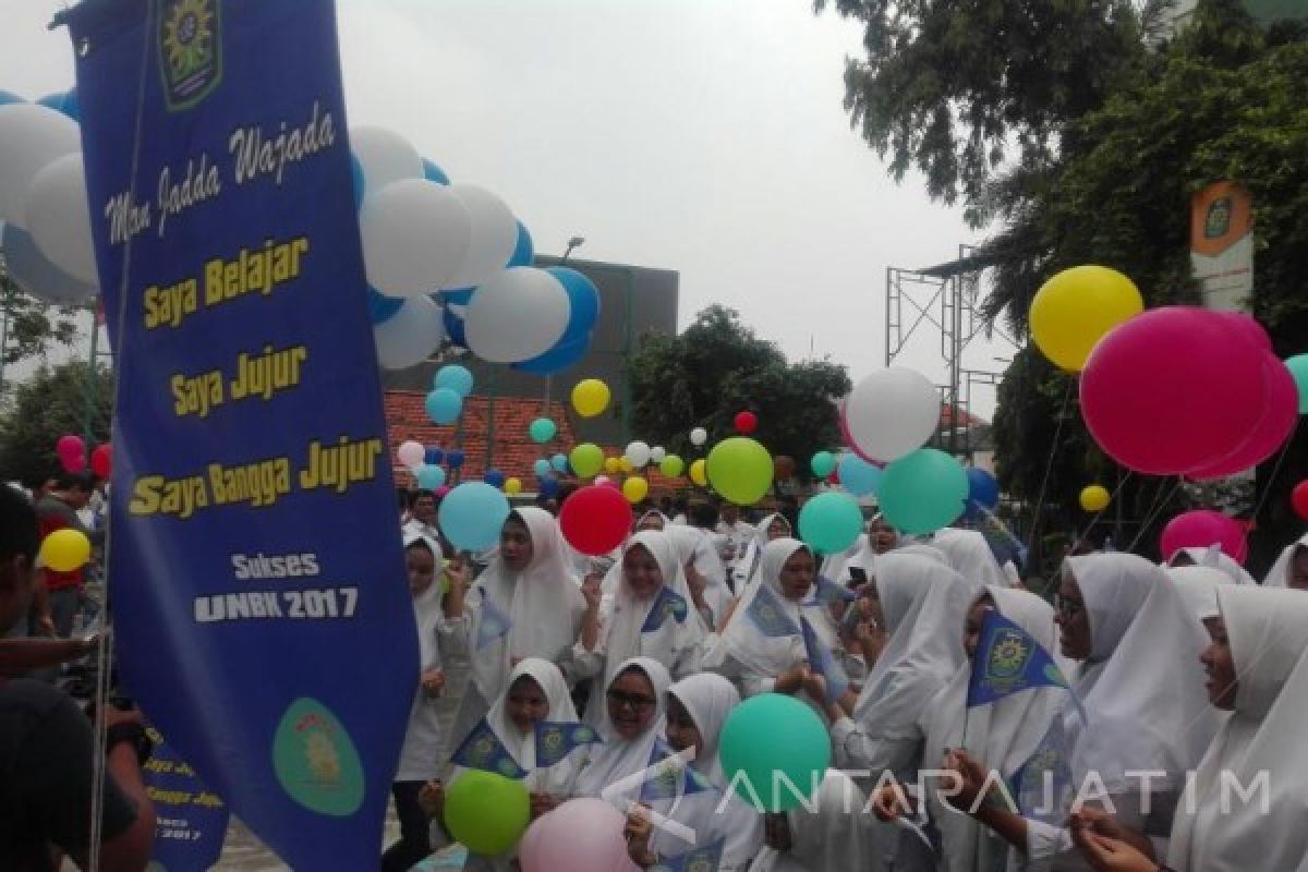 SMAM 2 Surabaya Deklarasikan Pelaksanaan UNBK Jujur