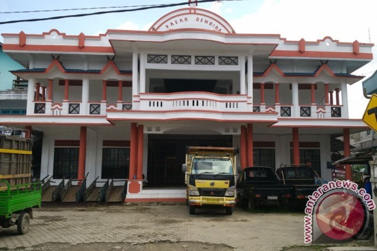 Pengoperasian Pasar Gembira Muara Teweh Ditunda, Kenapa?