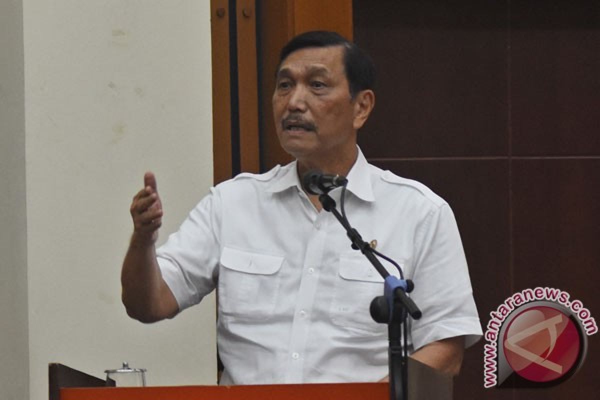 Luhut ungkap keengganan putra Presiden Jokowi terlibat proyek pemerintah