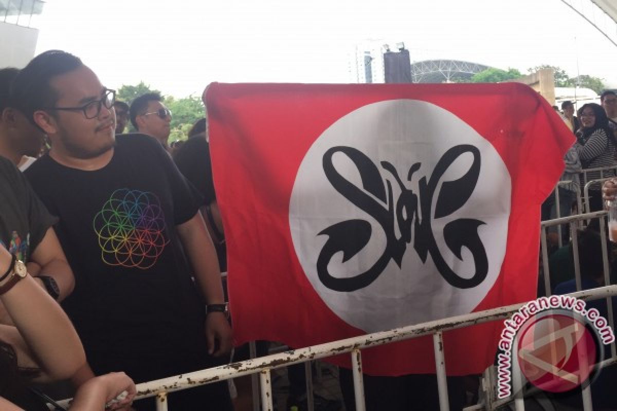 Ada bendera Slank di konser Coldplay Thailand