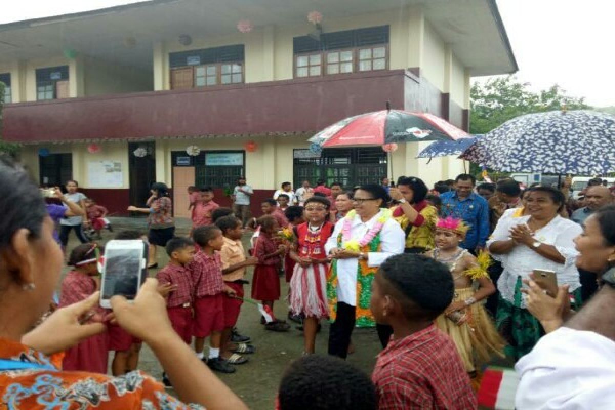 Menteri Yohana dorong keberadaan Sekolah Ramah Anak di Papua