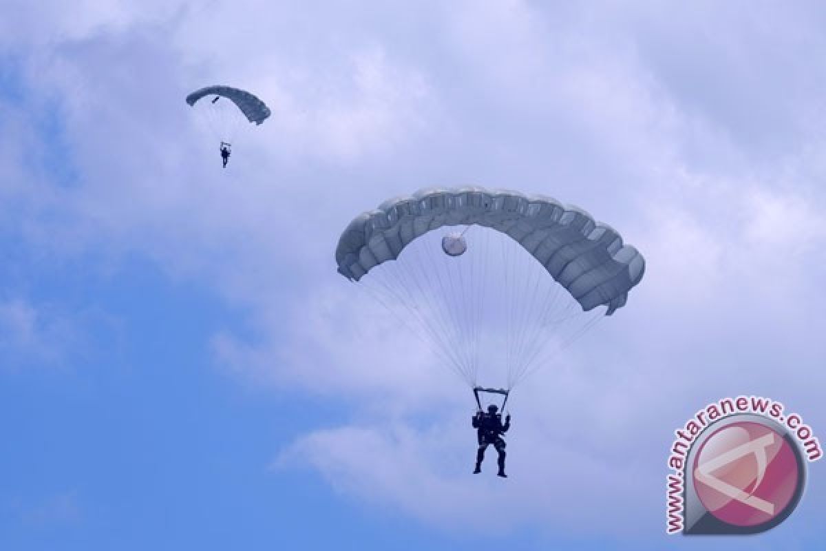 Enam Penerjun Paskhas-AU Cedera Saat Latihan Akibat Angin Kencang