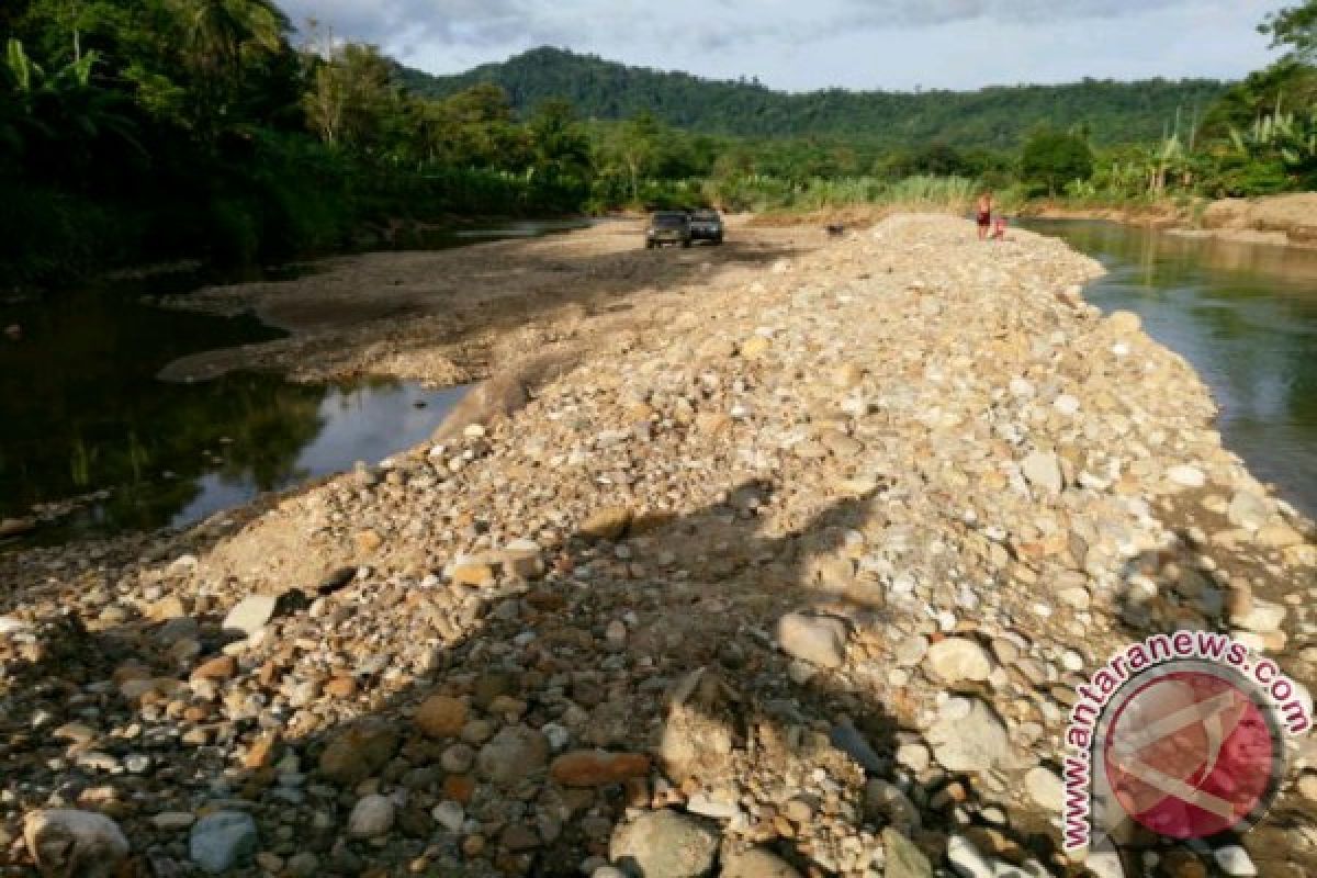 Normalisasi Sungai Selamatkan Lahan Dari Erosi