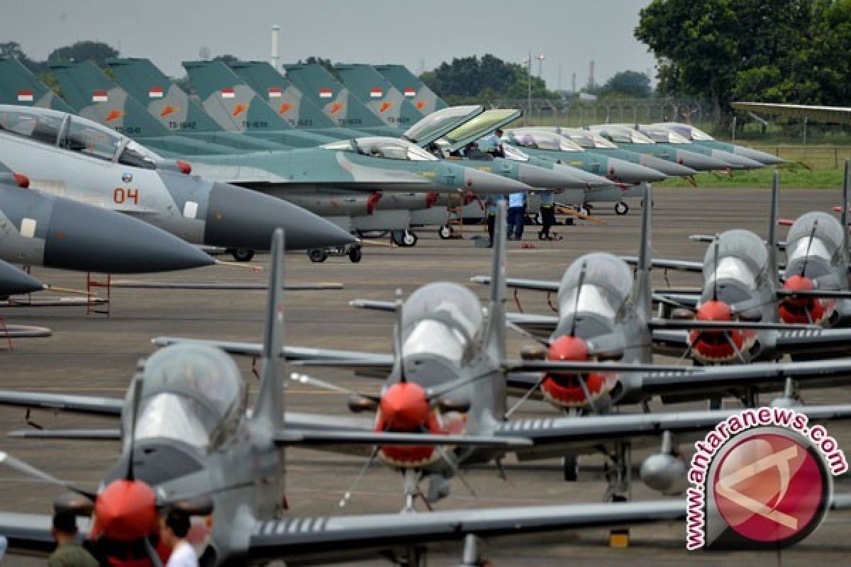 Ribuan warga padati Lanud Halim Perdanakusuma, saksikan HUT TNI AU