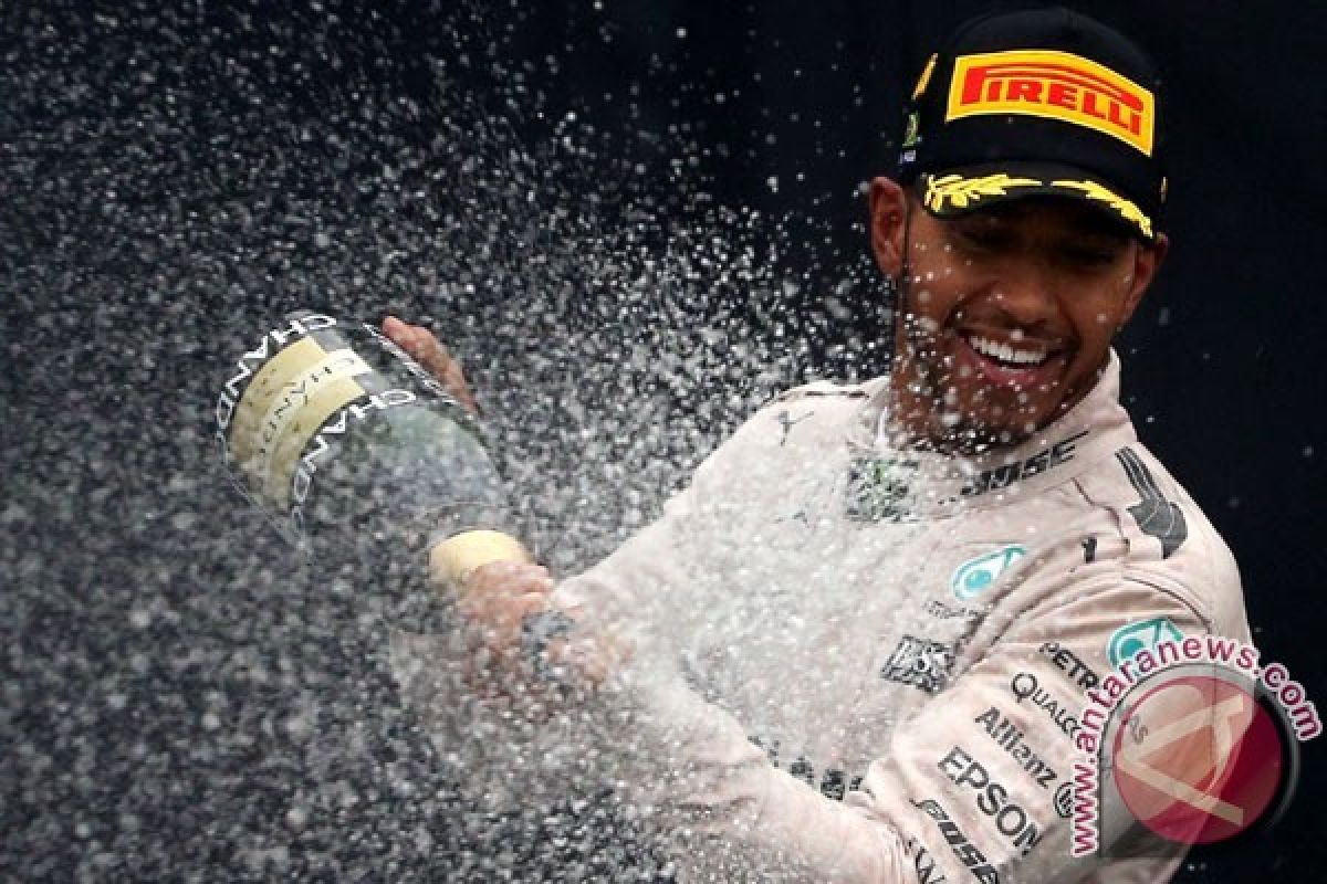 Lewis Hamilton di Antara Legenda-Legenda Formula 1