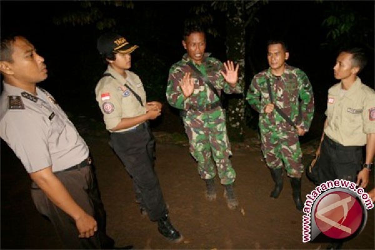 Lima Korban Diduga Masih Tertimbun Longsor di Nganjuk