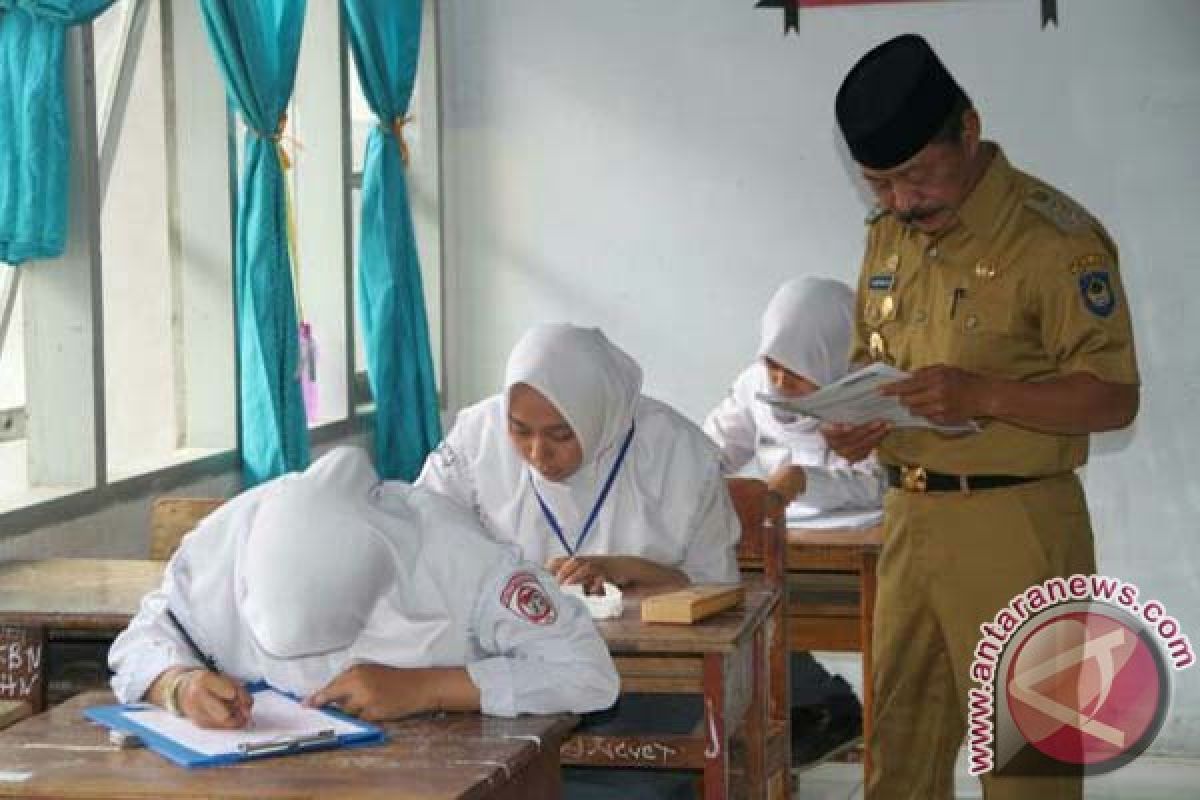 Wabup Pantau UN SMA Di Kabupaten Gowa