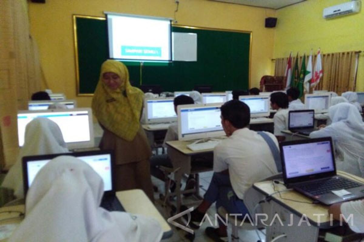 Puluhan Siswa SMP Sampang Berhenti Karena Nikah