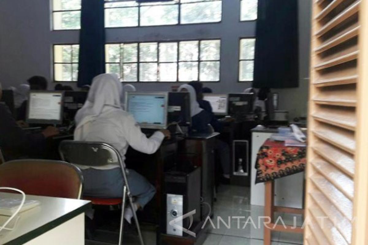 UNBK di Malang Sempat Terhambat Listrik Padam