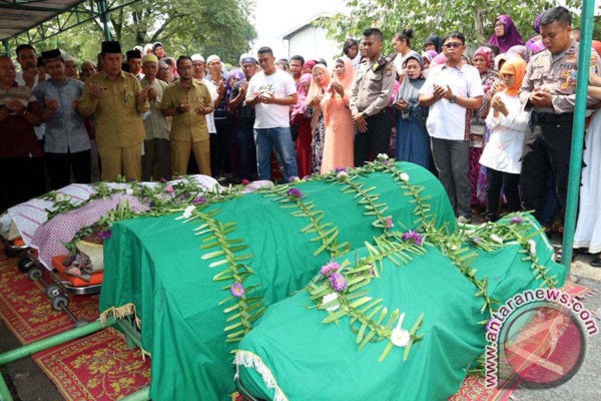 Kirana, anak korban pembunuhan sekeluarga di Medan disantuni DPRD Sumut