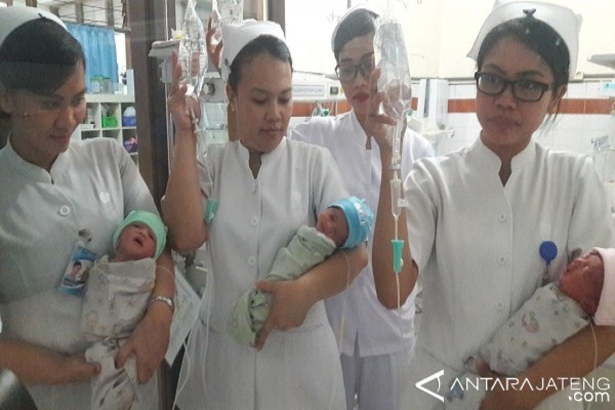 Bayi Kembar Tiga Lahir di RSK Parakan