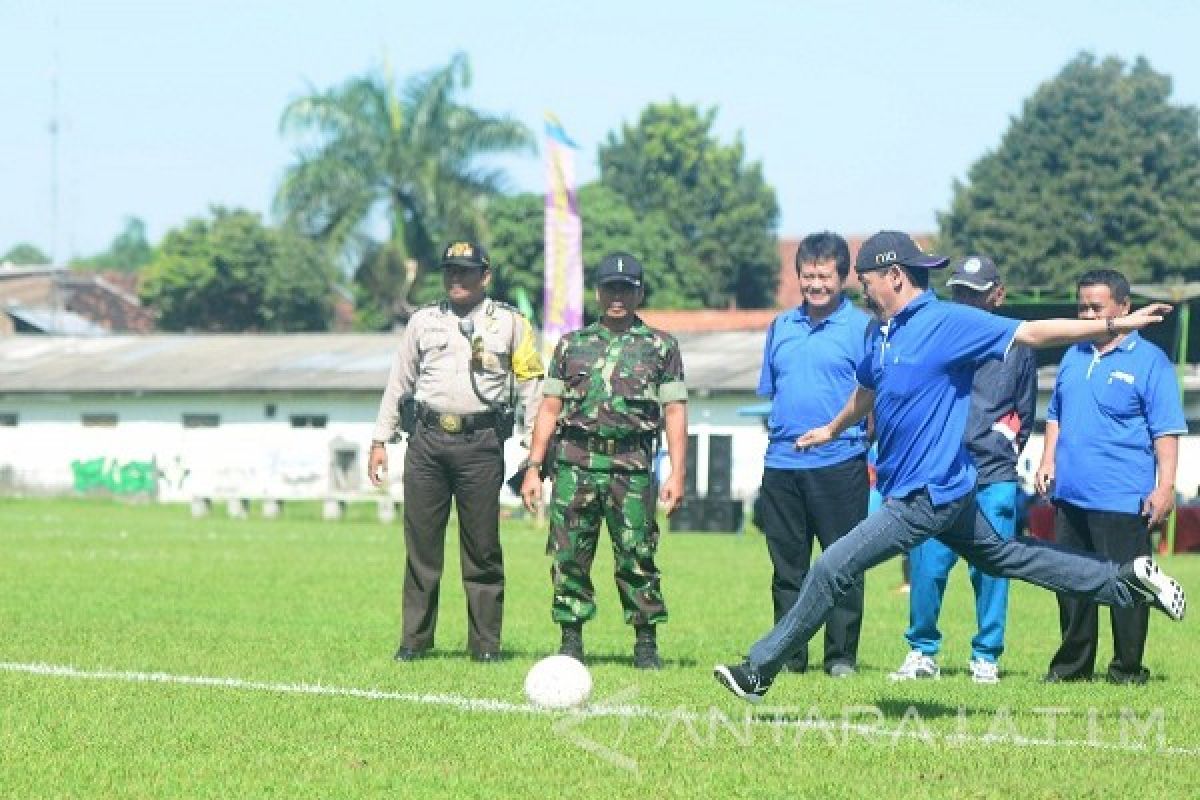 Pemkot Kediri Bina Atlet Sepak Bola dengan Kompetisi