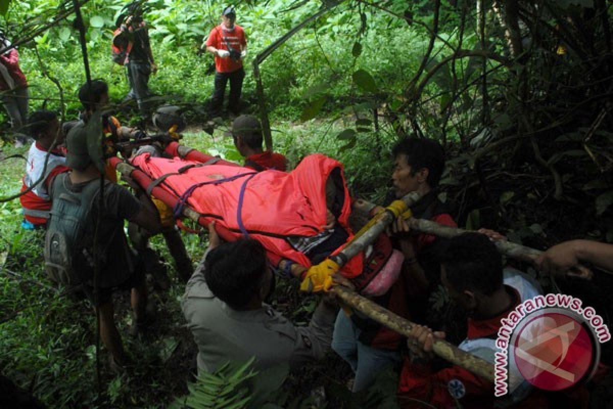 Pendaki tersambar petir dibawa pulang keluarga