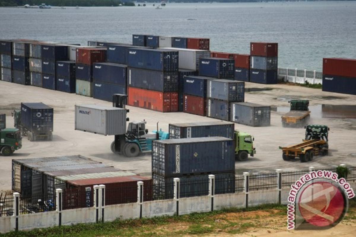 Meningkat, pengiriman barang dengan kontainer lewat pelabuhan Murhum