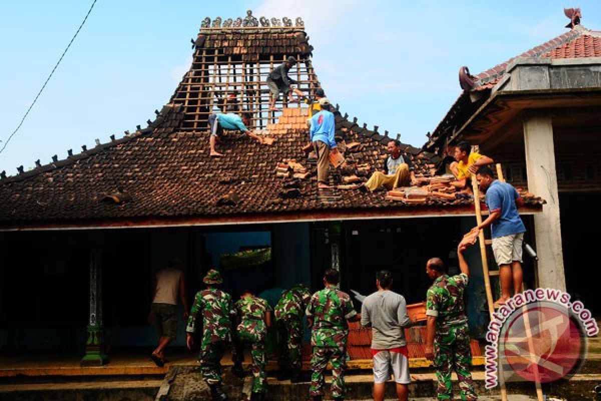 Puting beliung rusakkan 15 rumah di Langkat