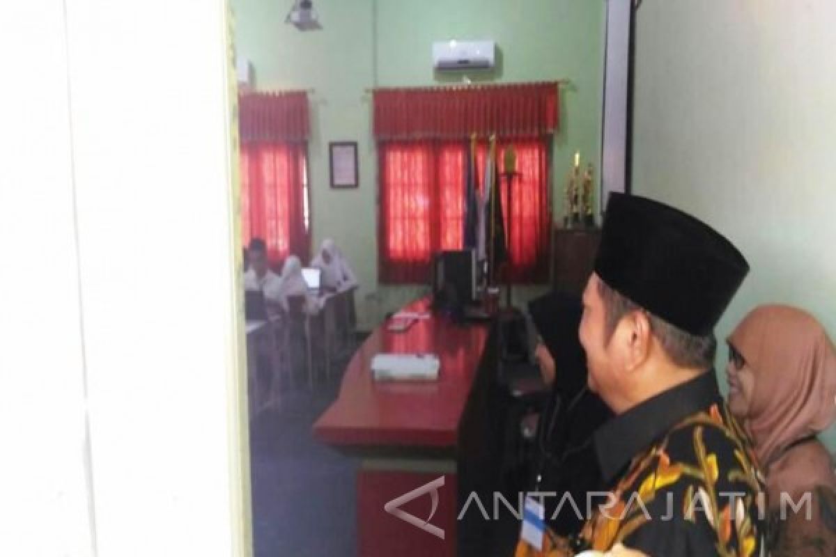 Bupati Sidoarjo Belum Terima Kendala Pelaksanaan UNBK