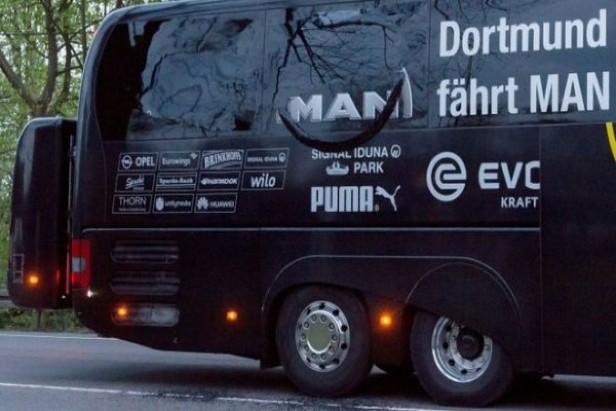 Bus Tim Borussia Dortmund Diserang Ledakan, Seorang Pemain Luka