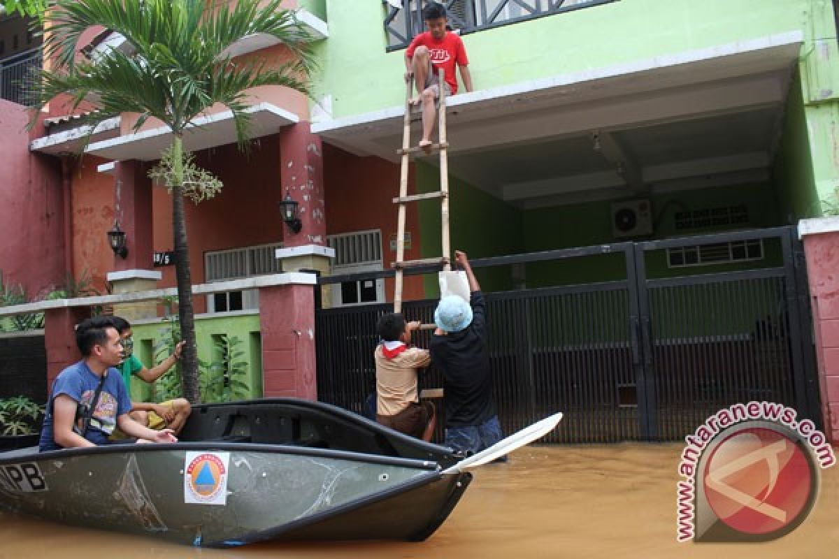 Tagana imbau warga bantaran Kali Bekasi waspadai banjir kiriman Feb-Maret