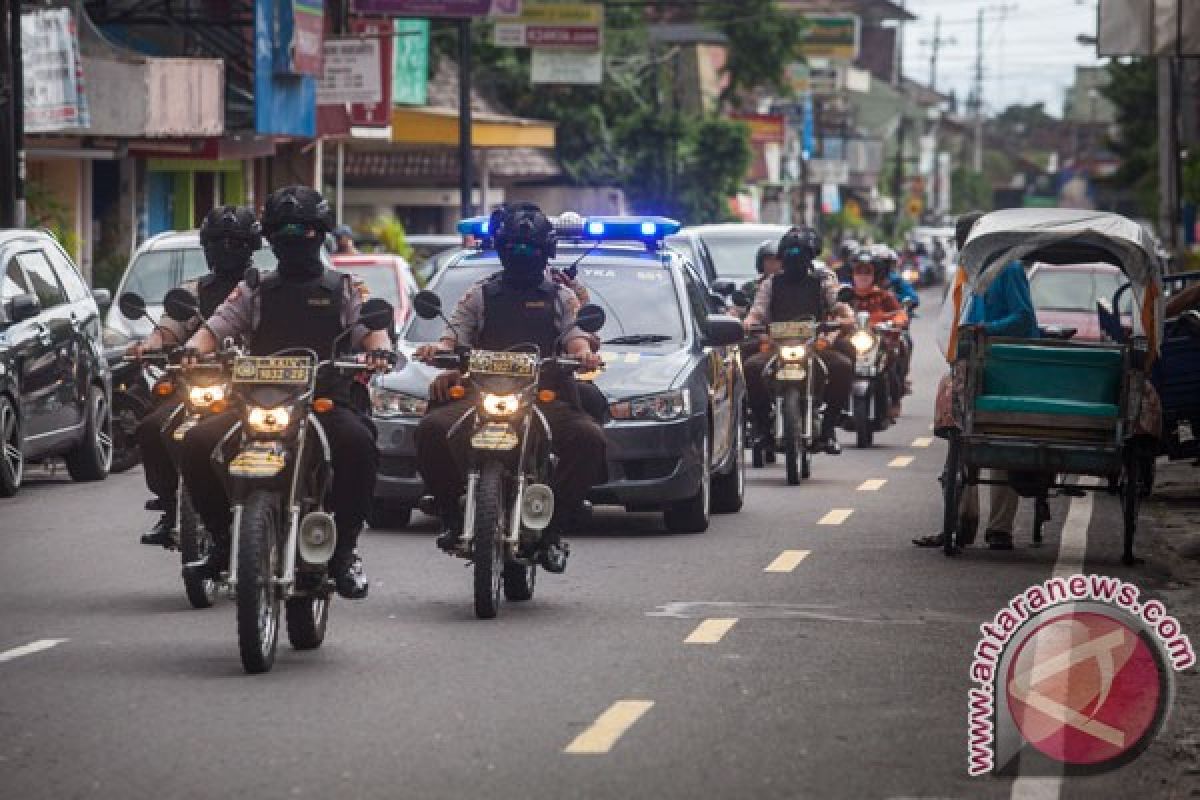 Satgas antiterorisme Polres Situbondo patroli tempat keramaian