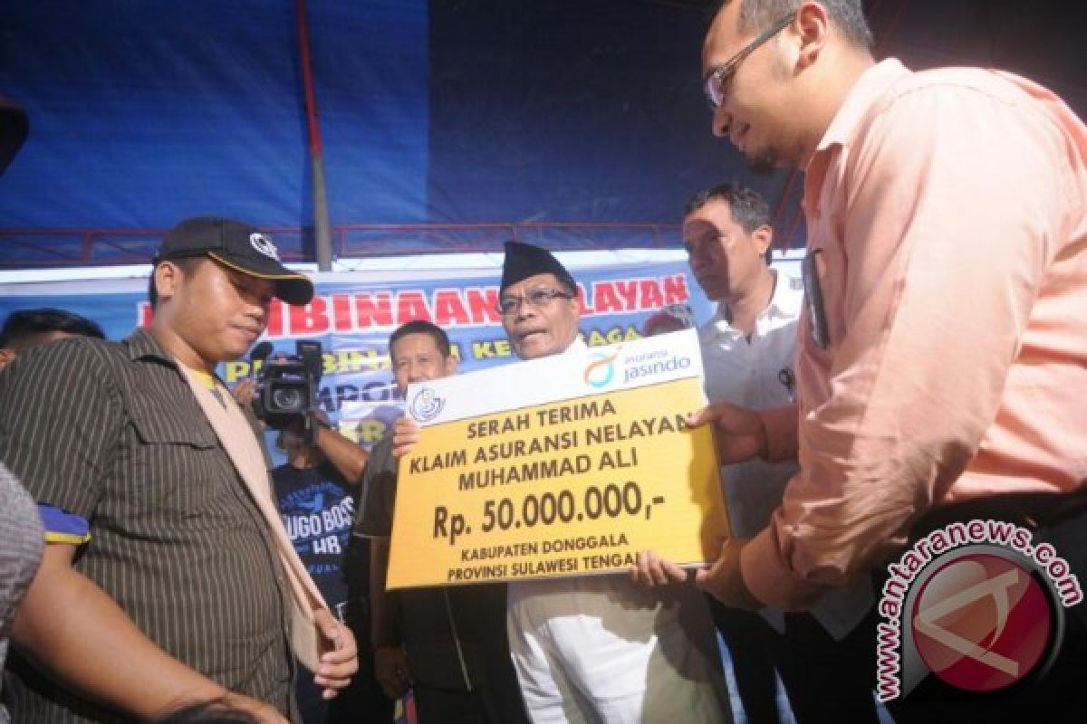 Jasindo Serahkan Rp.960 Juta Santunan Nelayan 2017 