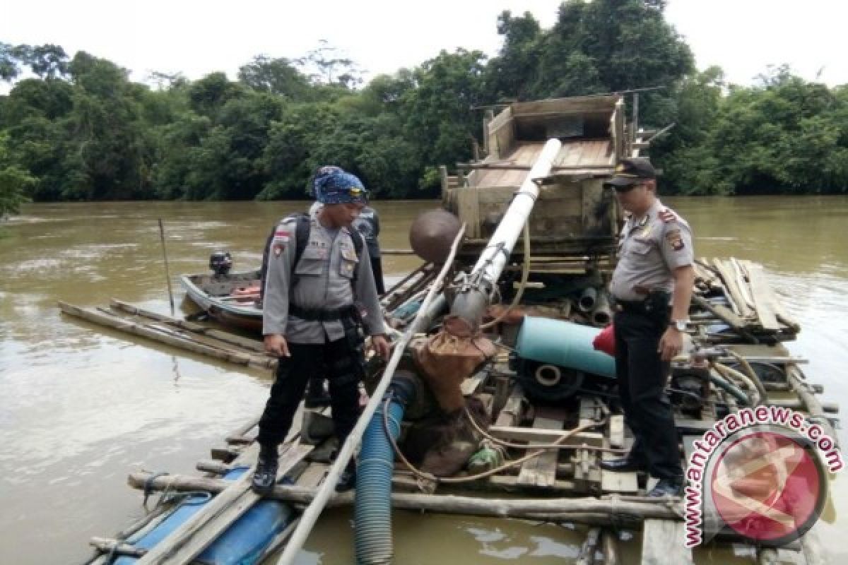 Polsek Singkawang Timur Musnahkan Enam Mesin Dongfeng