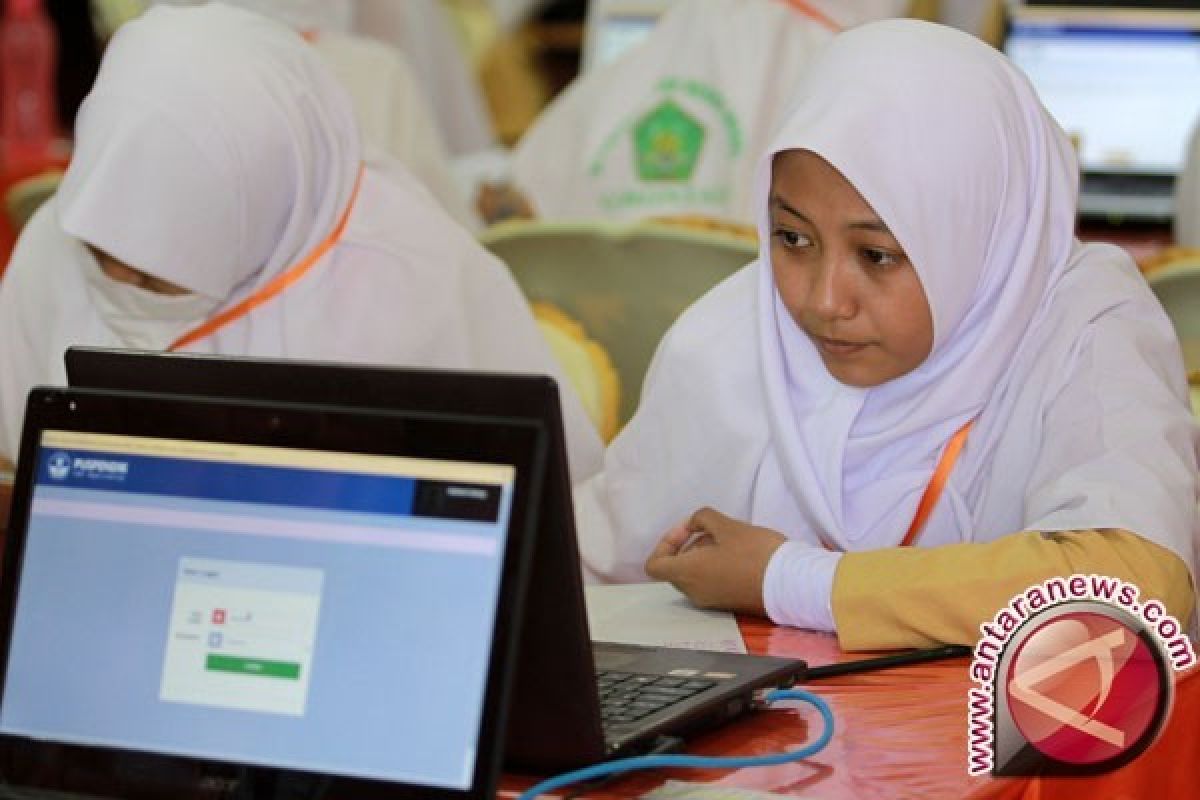 UNBK Di Gorontalo Gunakan Laptop Pinjaman