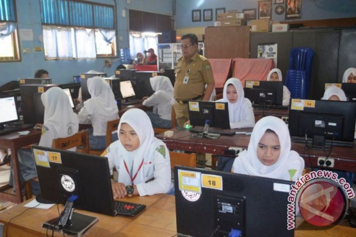 Lapsus - Tingkatkan Sumber Daya Manusia Melalui Pemerataan Pendidikan