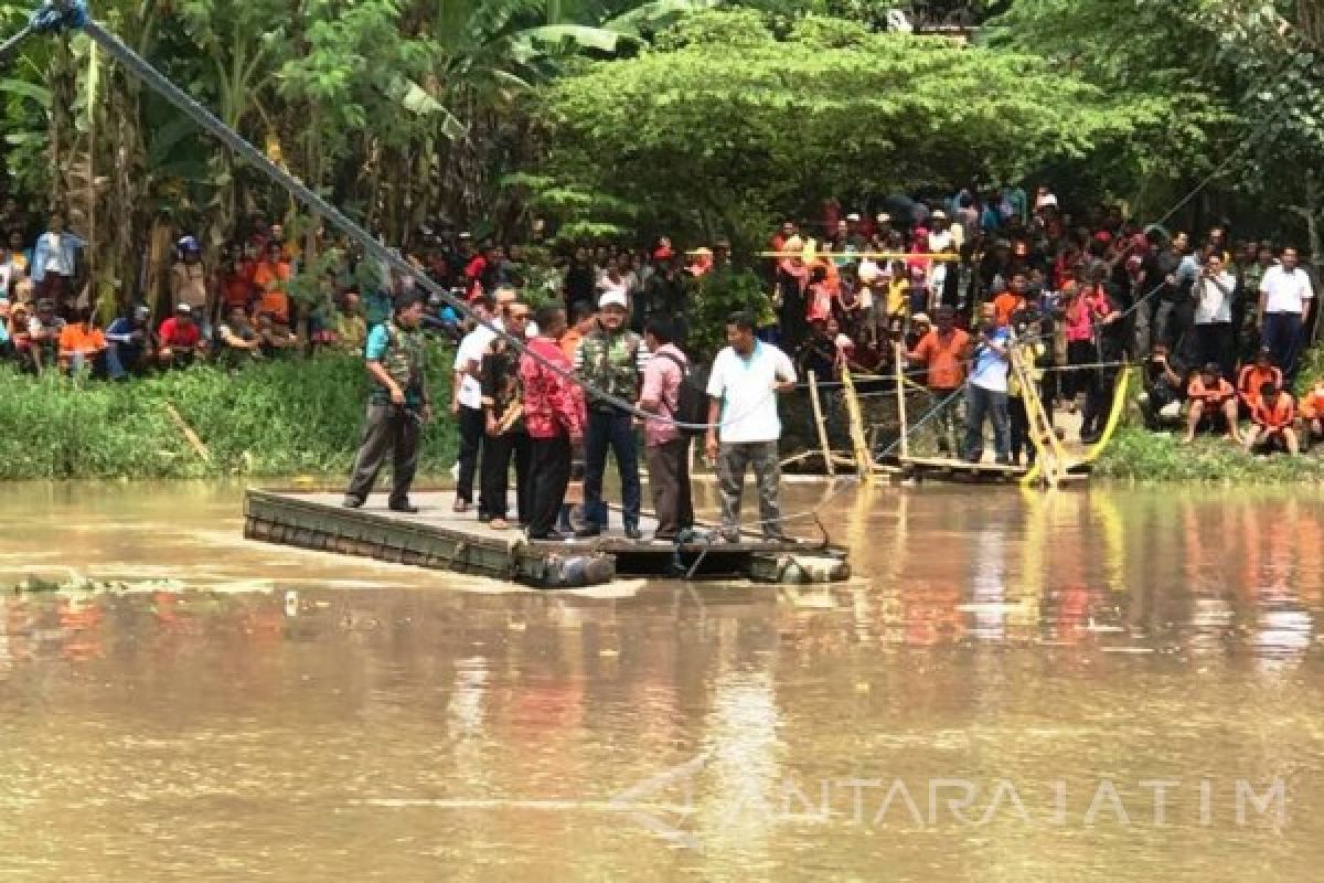 Warga: Roda Seling Macet Diduga Penyebab Perahu Terbalik (Video)