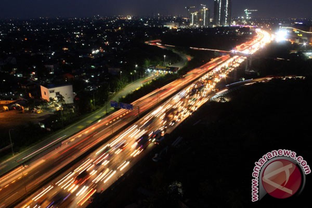 Petugas gerbang tol Pasteur lakukan jemput kartu