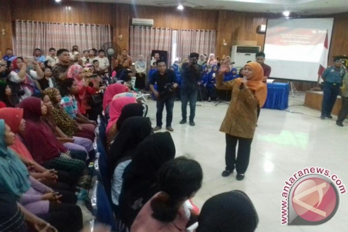 Mensos Salurkan Bansos Rp21,4 Miliar Di Kendari