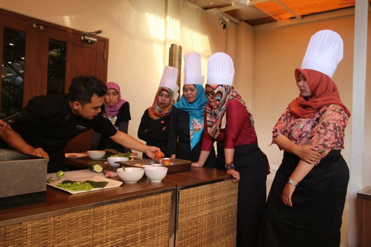 Tiga tahun Hotel Eastparc selenggarakan "Media Cooking Competition"