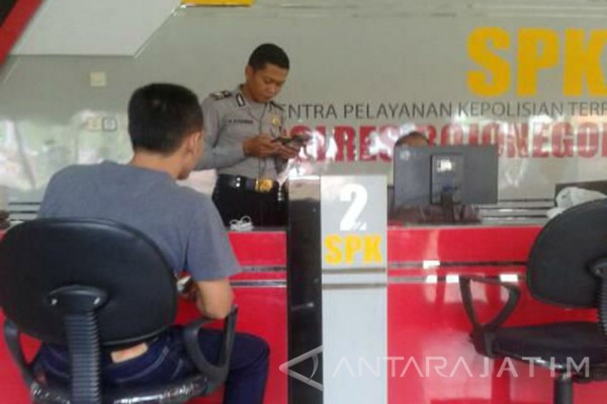 Kasus Dugaan Fotografi Porno Bojonegoro Diserahkan ke Polisi - ANTARA News  Jawa Timur