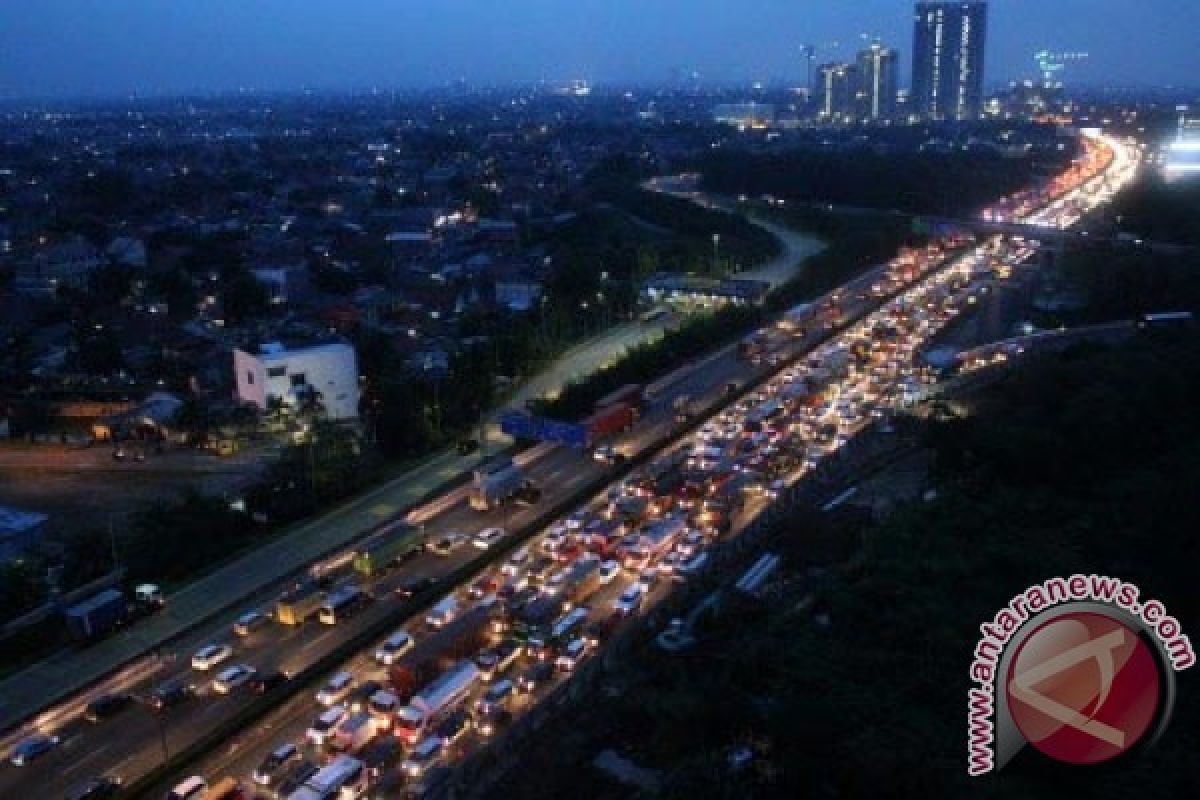  Ini Kepadatan Tol Jakarta-cikampek H-4 Lebaran