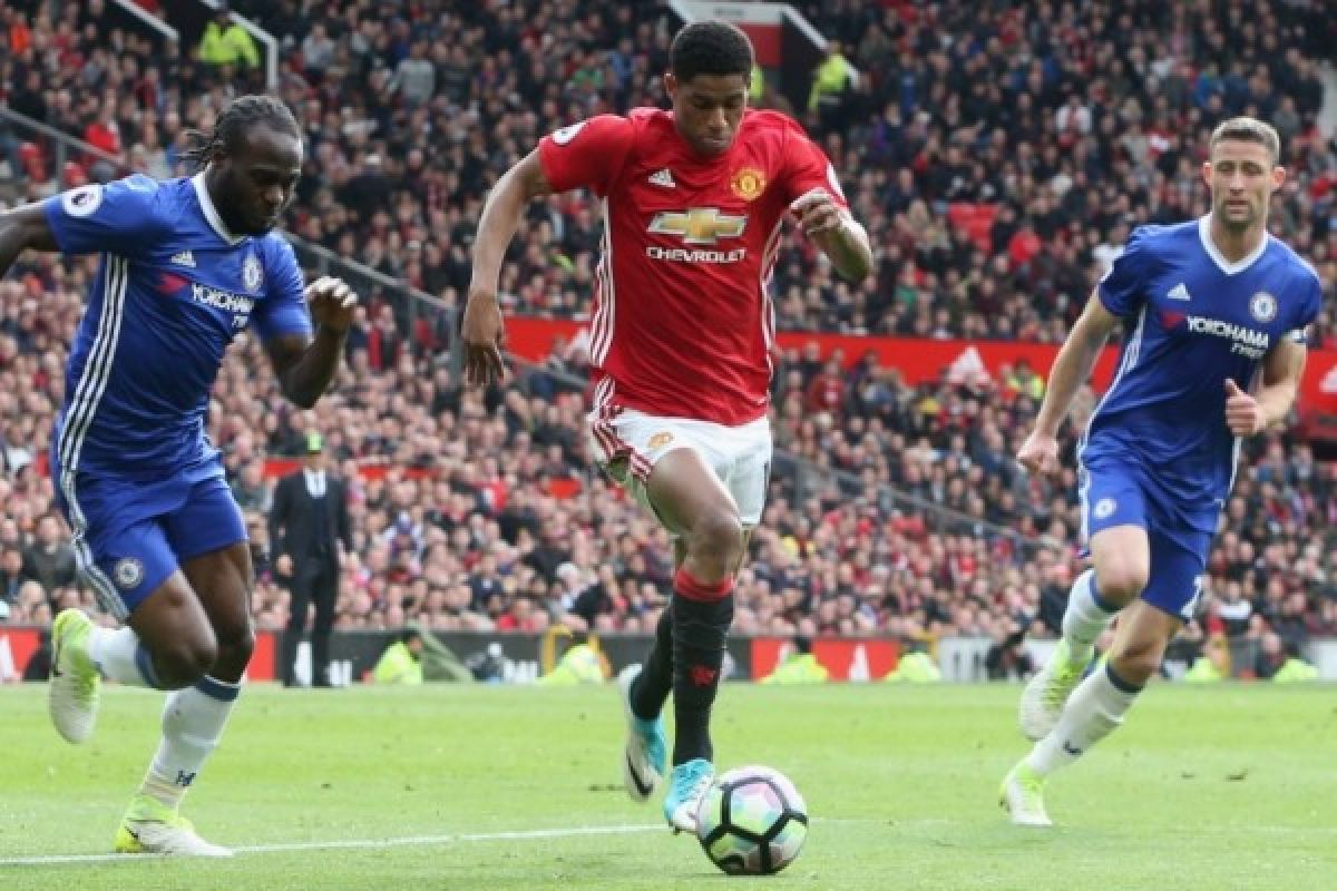 Klasemen Liga Inggris: Chelsea teratas, MU dekati City