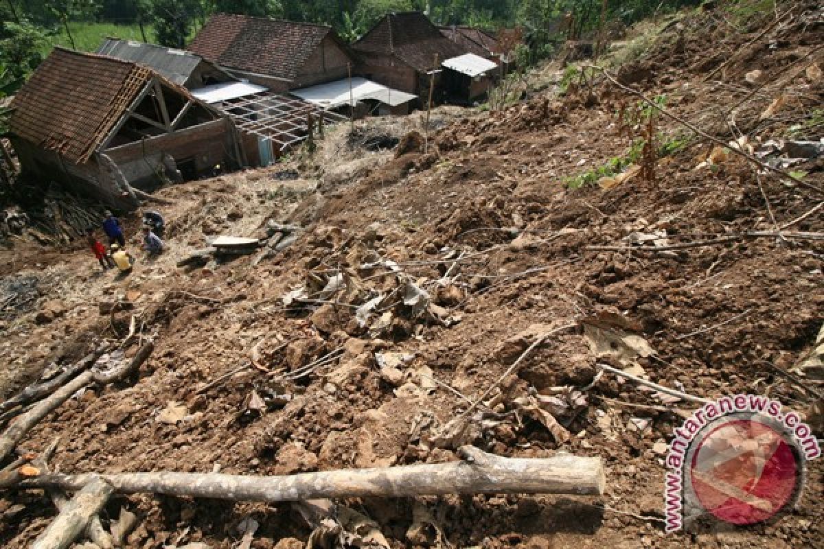 Menurut BNPB, bencana berkaitan dengan kemiskinan