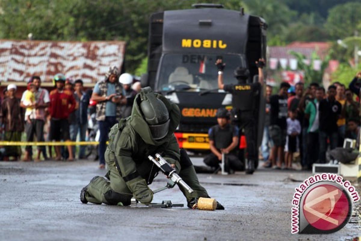 Polisi selidiki tas mencurigakan bertuliskan 'Awas Bom'