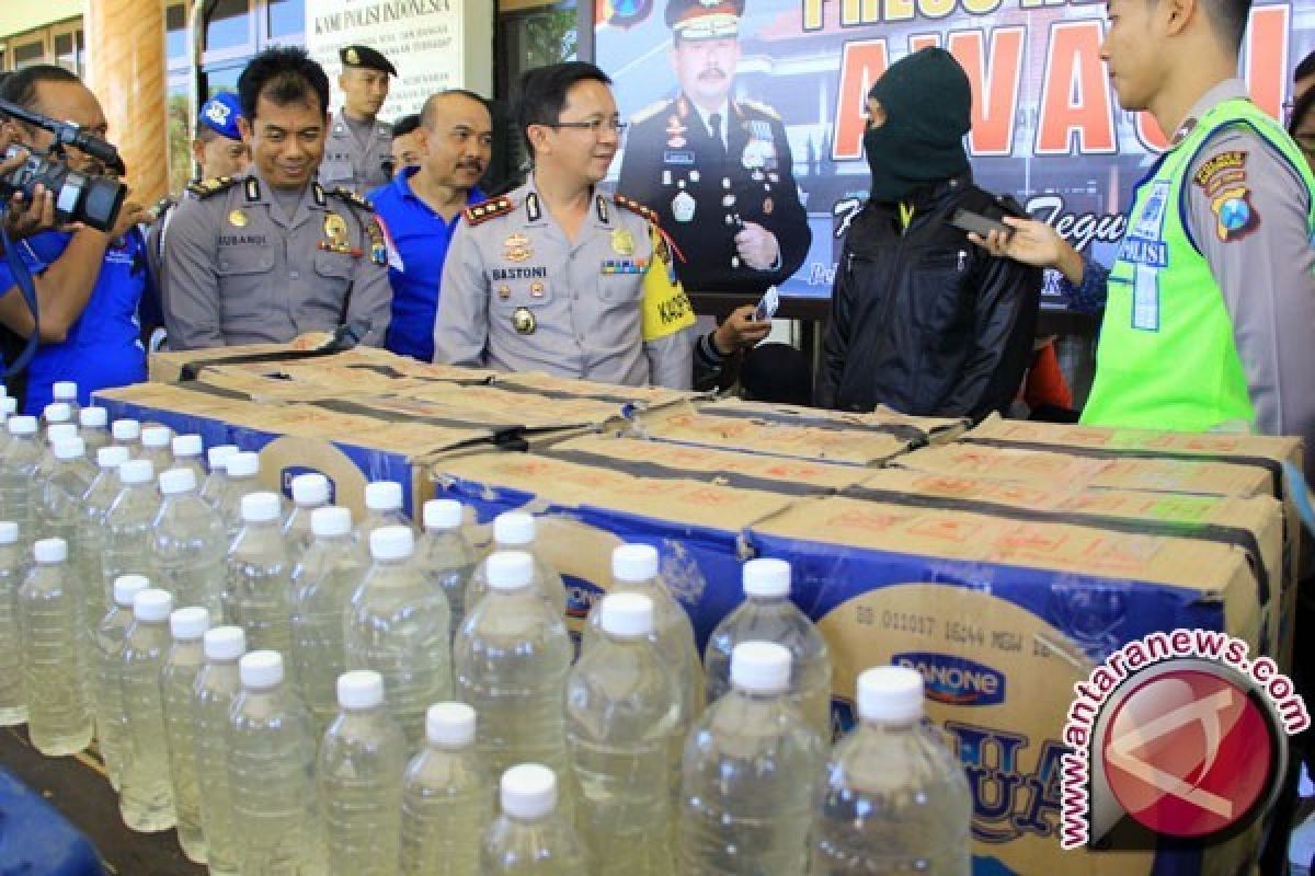 Enam Orang Tewas Setelah Tenggak Minuman Keras Oplosan