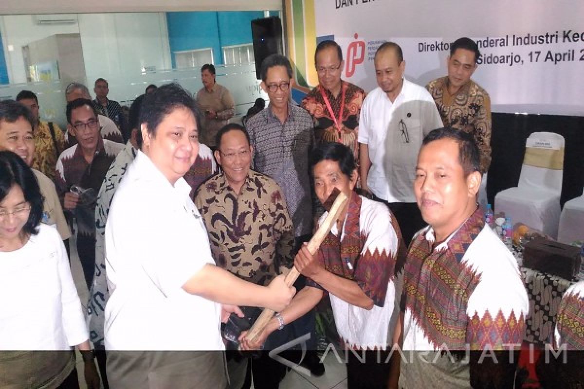 Krakatau Steel Siap Penuhi Kebutuhan Baja untuk Cangkul