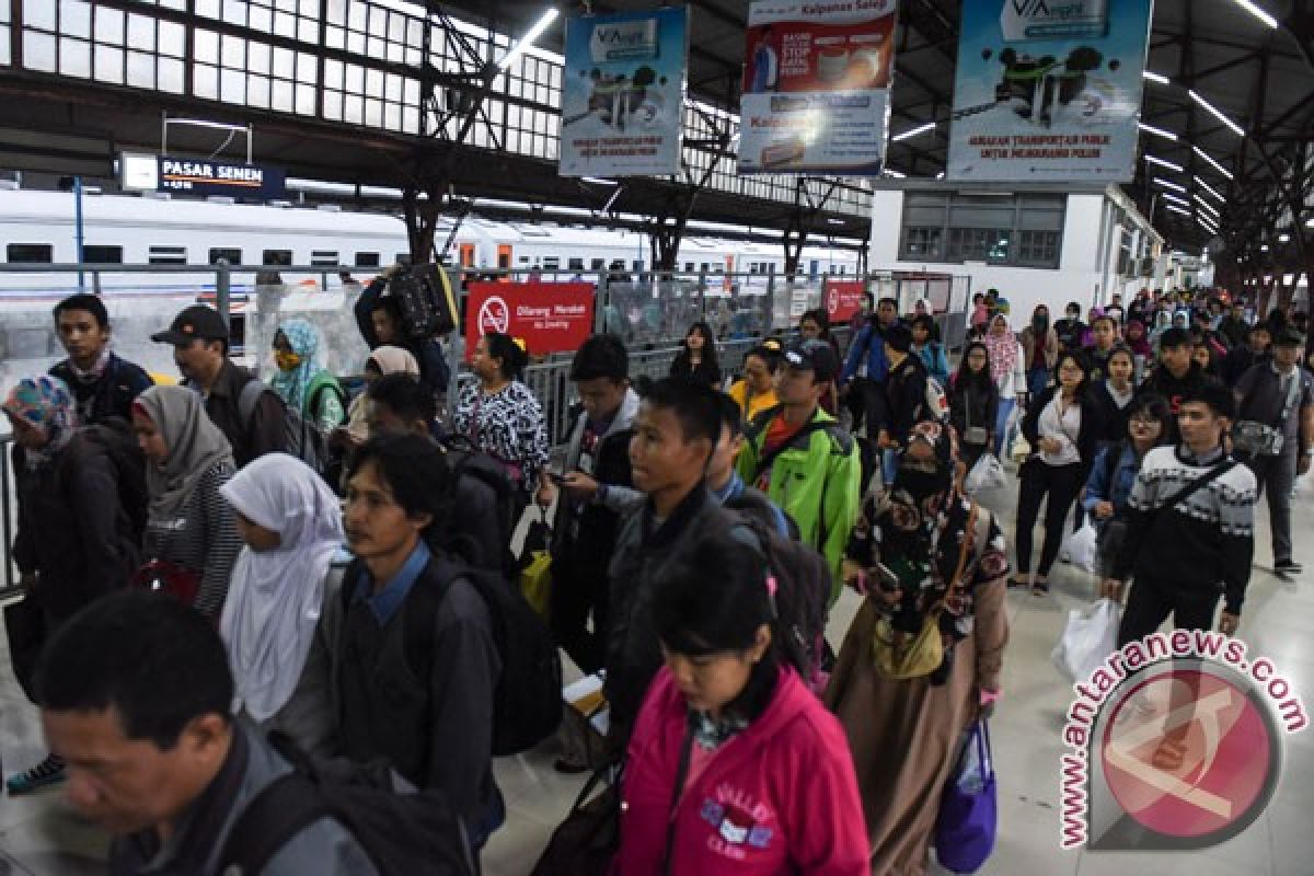 Jumlah pemudik dari Stasiun Senen melonjak hingga H+2