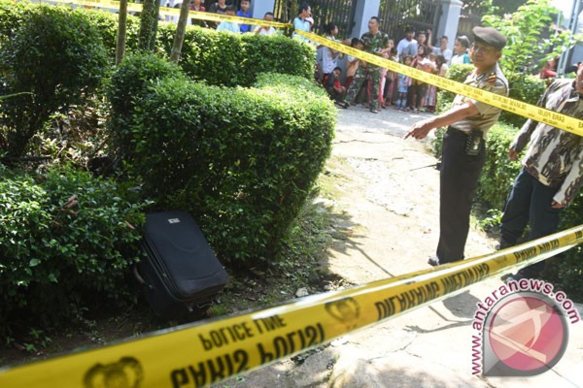 Polisi amankan pria pemilik tas diduga berisi bom di Bolangsari Tama