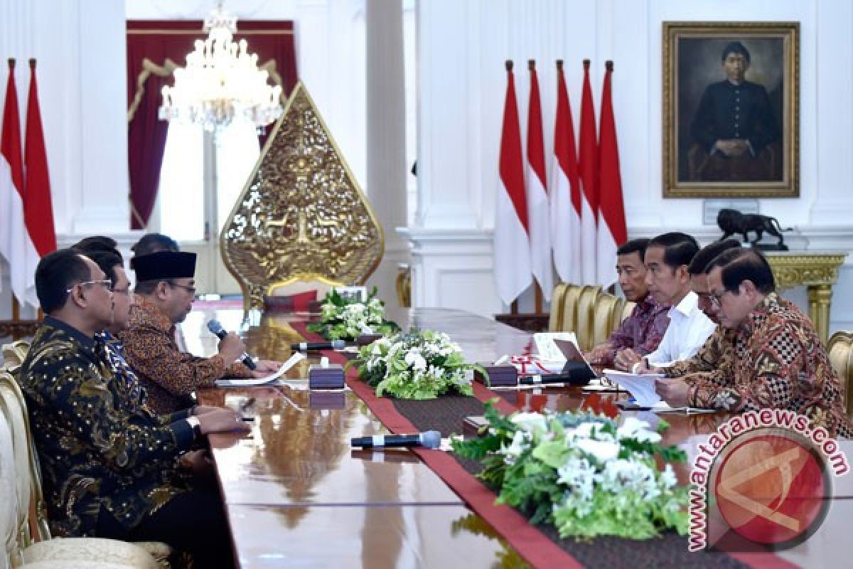 State Audit Board reports findings of 5,810 cases to President Jokowi