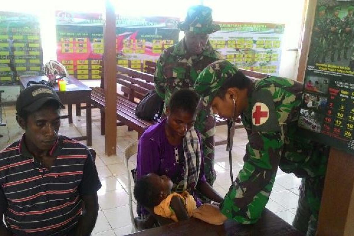 TNI obati pasien saat petugas Puskesmas libur Paskah