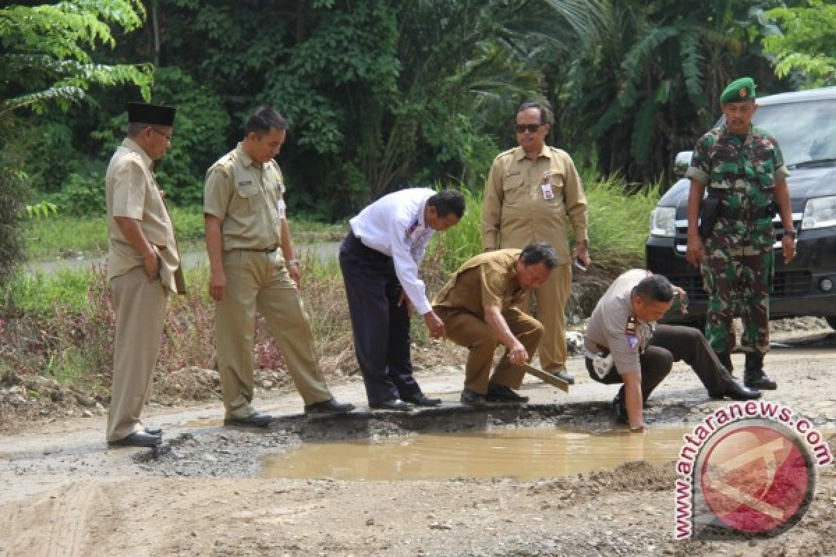 Mobil Bermuatan Besar Dilarang Lintasi Jalan Kabupaten