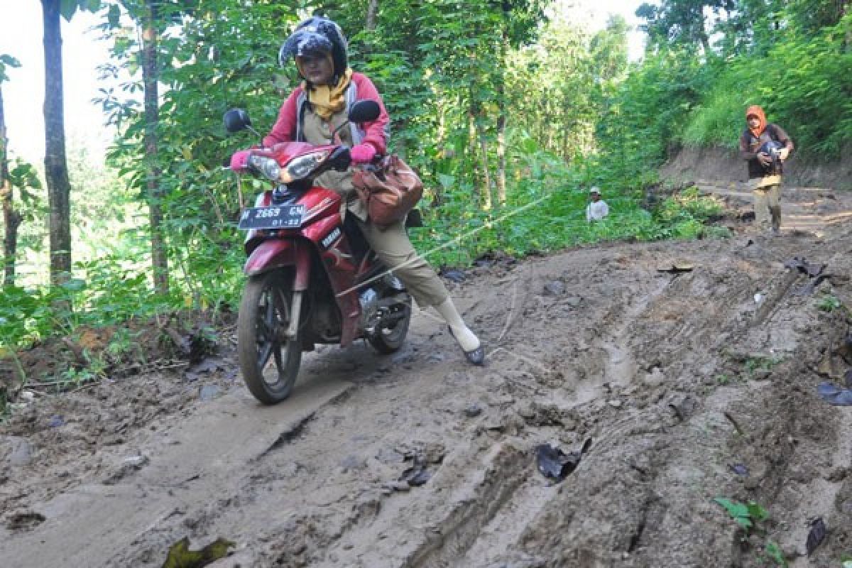 Akses Transportasi Desa Gunung Tamang Sudah Terbuka