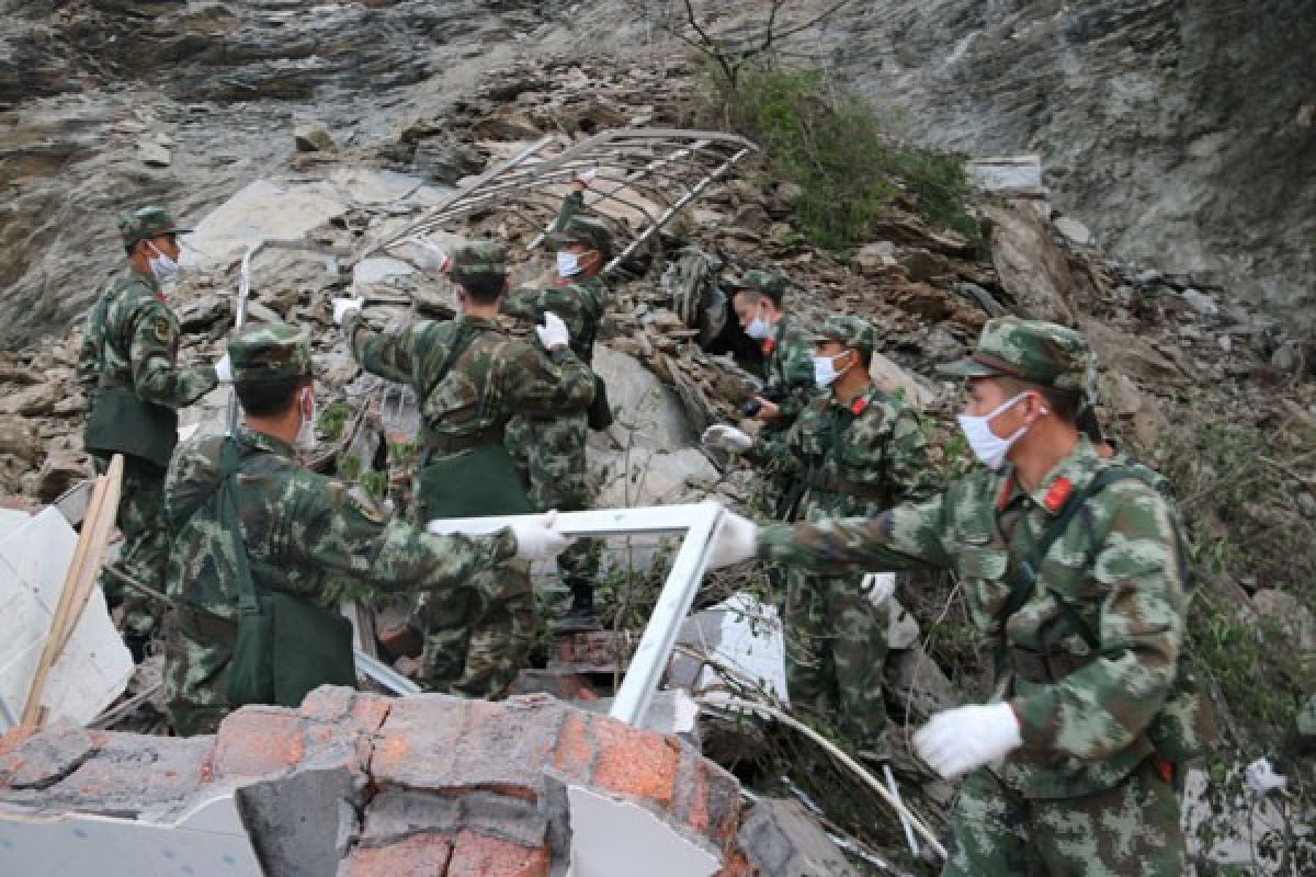 Lebih 100 orang tertimbun longsor di China