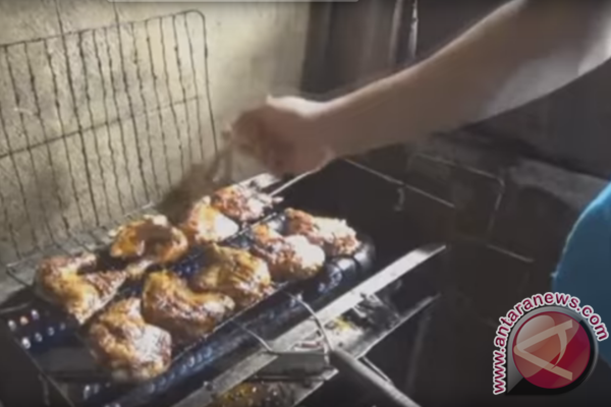 Nikmatnya Ayam Bakar Lunak Bumbu Pedas Khas Bali (video)