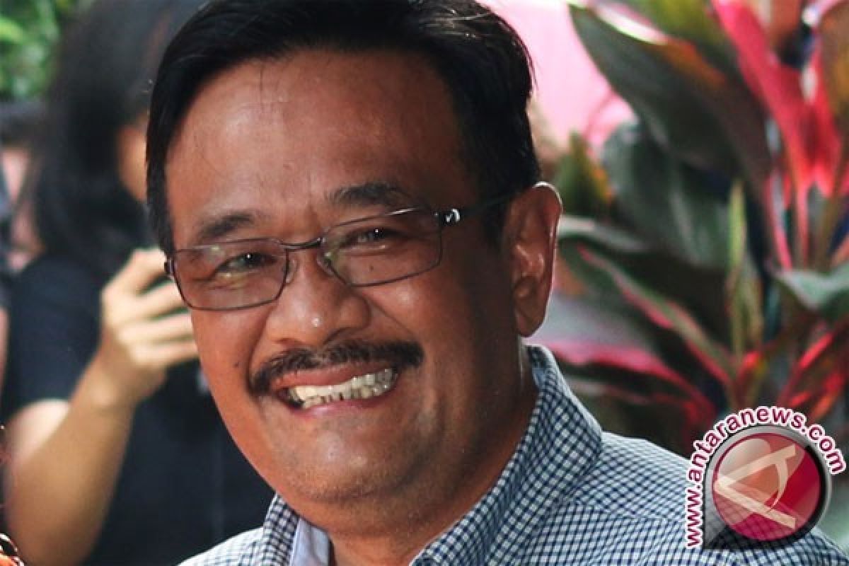 Djarot ucapkan "Selamat kepada Anies dan Sandi"