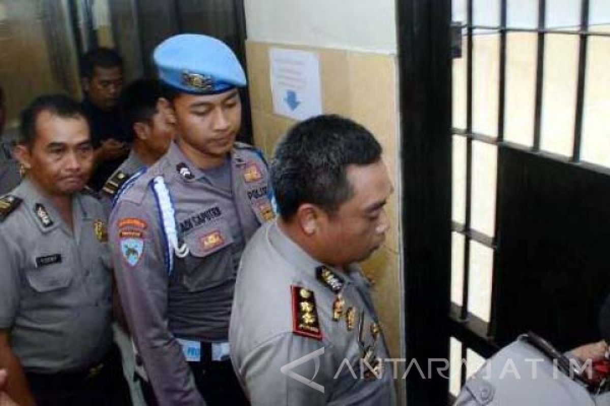 Kapolres Banyuwangi Periksa Ruangan Sel Antisipasi Tahanan Kabur