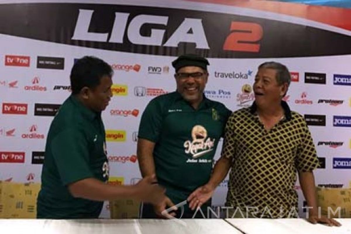 Persebaya Putus Kontrak Pelatih Iwan Setiawan