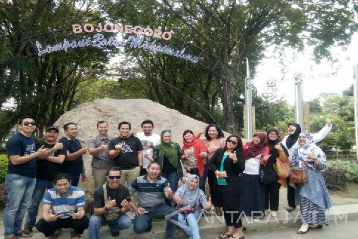 Puluhan Wisatawan Diklat UGM Yogyakarta Kunjungi Bojonegoro